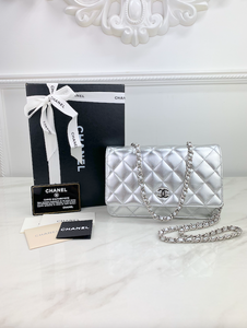 CHANEL LAMBSKIN QUILTED WALLET ON CHAIN (METALLIC SILVER)