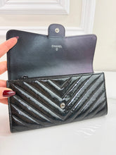 CHANEL CHEVRON QUILTED CLASIC FLAP WALLET / WOC IN BLACK AND SILVER PATENT METALLIC