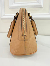 GUCCI MICROGUSSISSIMA MINI DOME BAG IN TAN