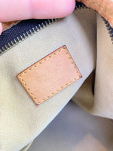 LOUIS VUITTON ESTRELA MM