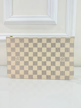 LOUIS VUITTON NEVERFULL POUCH AZUR