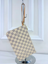 LOUIS VUITTON NEVERFULL POUCH AZUR
