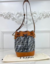 FENDI TPU FF VITELLO BUCKET BAG (LARGE)