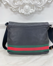 GUCCI SIGNATURE WEB MESSENGER (LARGE)