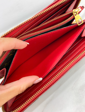 LOUIS VUITTON RETIRO ZIPPY WALLET