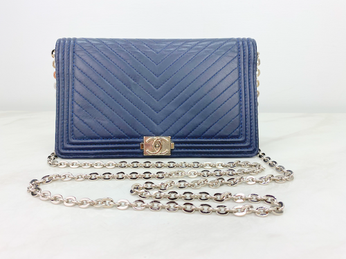 CHANEL BOY FLAP WALLET / WOC (NAVY)