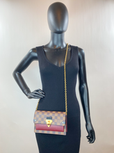 LOUIS VUITTON VAVIN CHAIN WALLET DE