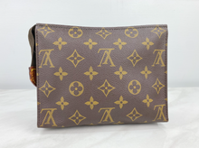 LOUIS VUITTON TOILETRY 19 + CROSSBODY CASE