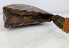 LOUIS VUITTON TOILETRY 19 + CROSSBODY CASE