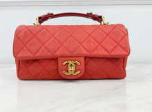 CHANEL CAVIAR QUILTED MEDIUM CHIC QUILT FLAP BAG