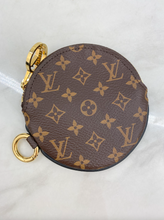 LOUIS VUITTON GIANT REVERSE MINI MONOGRAM TRIO POUCH