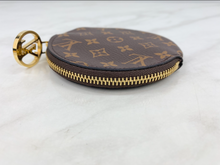 LOUIS VUITTON GIANT REVERSE MINI MONOGRAM TRIO POUCH