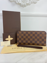 LOUIS VUITTON WALLET DE INSOLITE / WRISTLET
