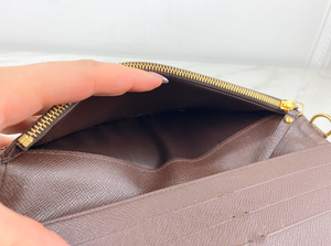 LOUIS VUITTON WALLET DE INSOLITE / WRISTLET