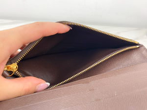 LOUIS VUITTON WALLET DE INSOLITE / WRISTLET