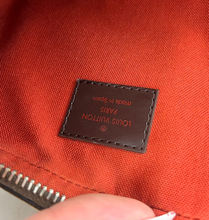 LOUIS VUITTON GERONIMOS WAIST BAG