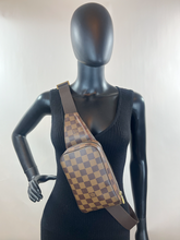 LOUIS VUITTON GERONIMOS WAIST BAG
