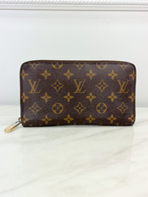 LOUIS VUITTON WALLET ZIPPY ORGANIZER