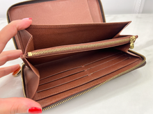 LOUIS VUITTON WALLET ZIPPY ORGANIZER