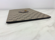 GUCCI GG SUPREME MONOGRAM NEO VINTAGE ZIP WRISTLET POUCH