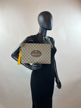 GUCCI GG SUPREME MONOGRAM NEO VINTAGE ZIP WRISTLET POUCH