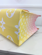 LOUIS VUITTON ON THE GO GM "BY THE POOL" LIMITED EDITION