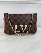 LOUIS VUITTON DOUBLE ZIP POCHETTE DE