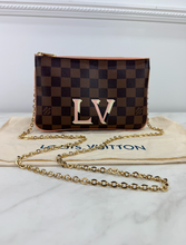 LOUIS VUITTON DOUBLE ZIP POCHETTE DE
