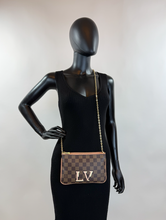 LOUIS VUITTON DOUBLE ZIP POCHETTE DE