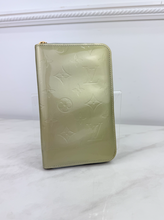 LOUIS VUITTON WALLET VERNIS ZIP (BEIGE)