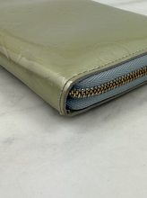 LOUIS VUITTON WALLET VERNIS ZIP (BEIGE)