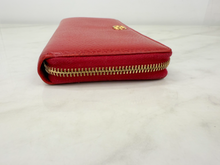 GUCCI GG MARMONT CONTINENTAL ZIP WALLET (RED)