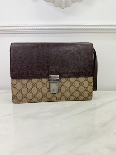 GUCCI GG SUPREME CLUTCH