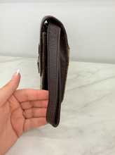 GUCCI GG SUPREME CLUTCH