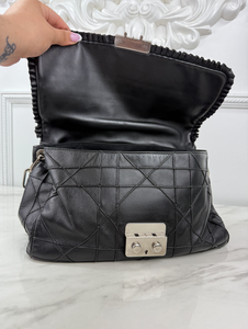 DIOR CANNAGE RUFFLE NEW LOCK FLAP (LAMBSKIN - BLACK)