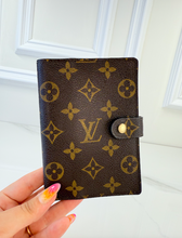LOUIS VUITTON SMALL RING AGENDA COVER