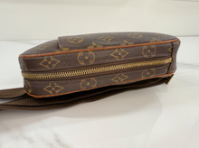 LOUIS VUITTON POCHETTE GANGE BUM BAG