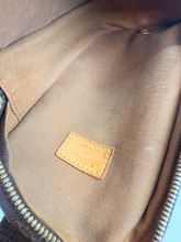 LOUIS VUITTON POCHETTE GANGE BUM BAG