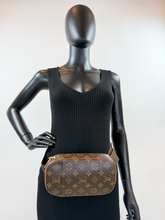 LOUIS VUITTON POCHETTE GANGE BUM BAG