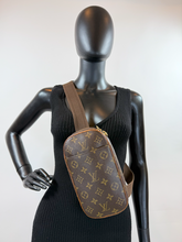 LOUIS VUITTON POCHETTE GANGE BUM BAG