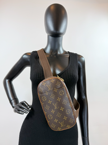 LOUIS VUITTON POCHETTE GANGE BUM BAG