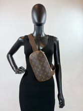 LOUIS VUITTON POCHETTE GANGE BUM BAG