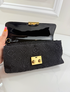 LOUIS VUITTON SATIN DENTELLE POCHETTE EVENING CLUTCH / CROSSBODY