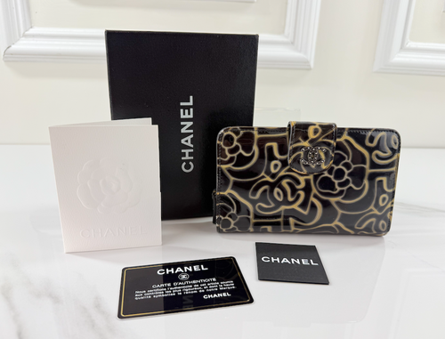 CHANEL COCO MARK CAMELLIA COMPACT BIFOLD WALLET
