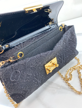LOUIS VUITTON SATIN DENTELLE POCHETTE EVENING CLUTCH / CROSSBODY