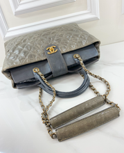 CHANEL STINGRAY LARGE BINDI CC TOTE GLAZED CALFSKIN