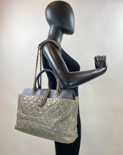 CHANEL STINGRAY LARGE BINDI CC TOTE GLAZED CALFSKIN