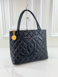 CHANEL MEDALLION CAVIAR TOTE BLACK - GOLD