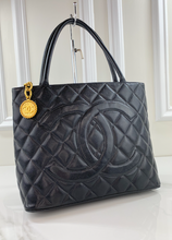 CHANEL MEDALLION CAVIAR TOTE BLACK - GOLD