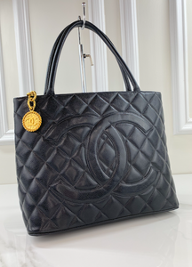 CHANEL MEDALLION CAVIAR TOTE BLACK - GOLD